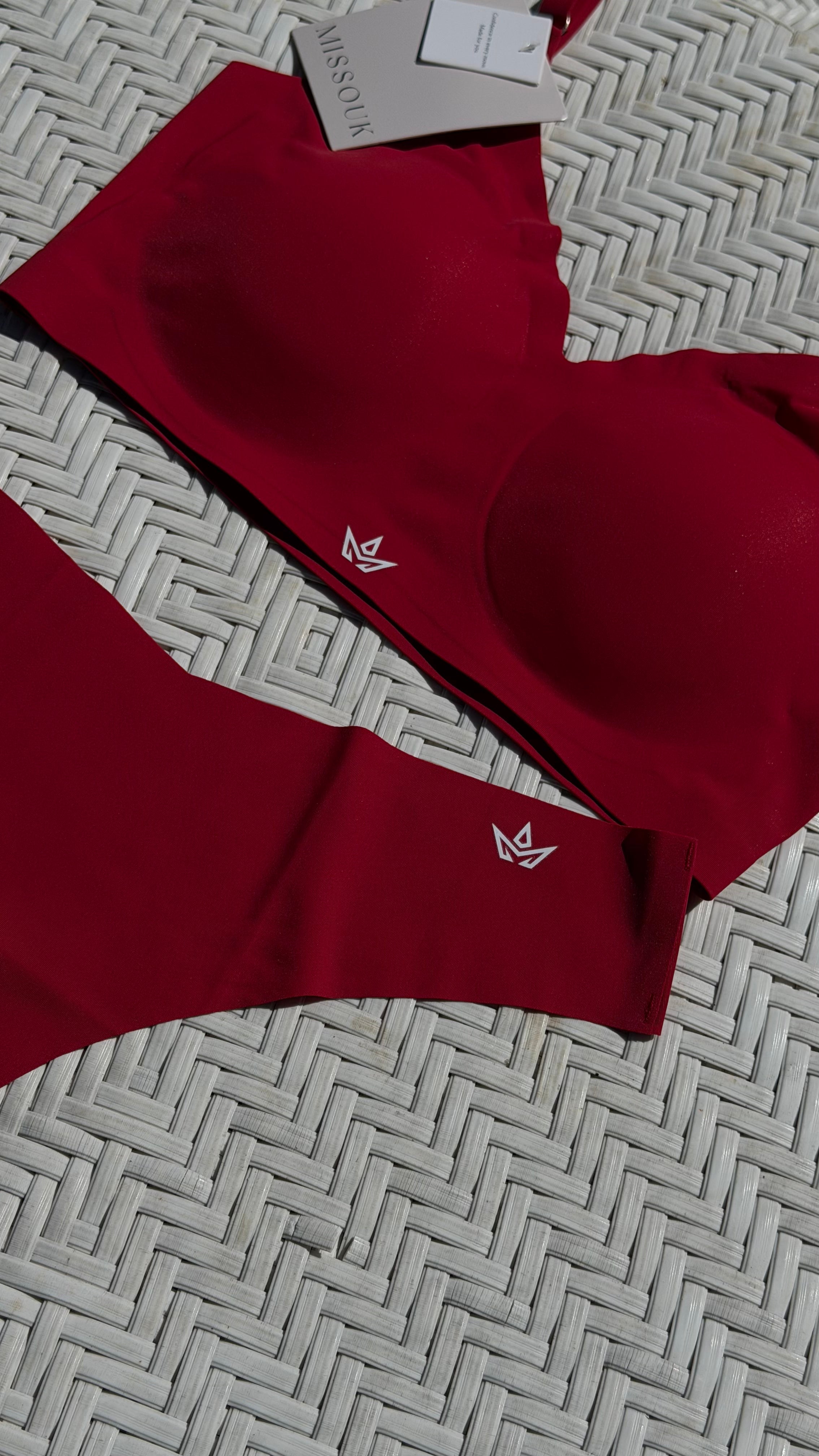 Soutien-gorge DAY2 rouge (cherry) sans couture — MISSOUK, sous-vêtement confortable La Réunion