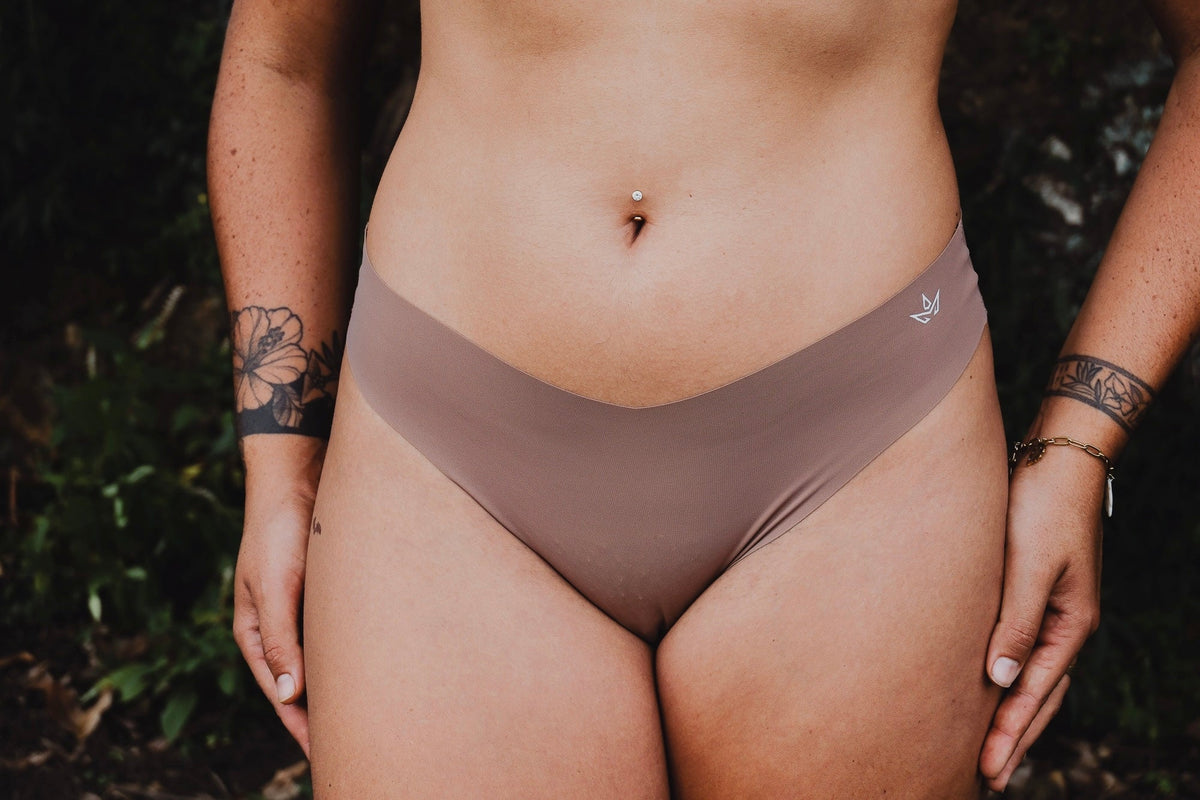 Tanga DAY2 argile (clay) sans couture — MISSOUK, sous-vêtement confortable La Réunion